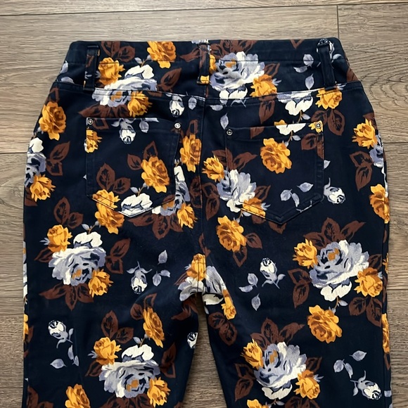 Faded Glory Women’s Navy Blue Floral Print Pull On  Stretchy Pants Size M - Picture 8 of 9